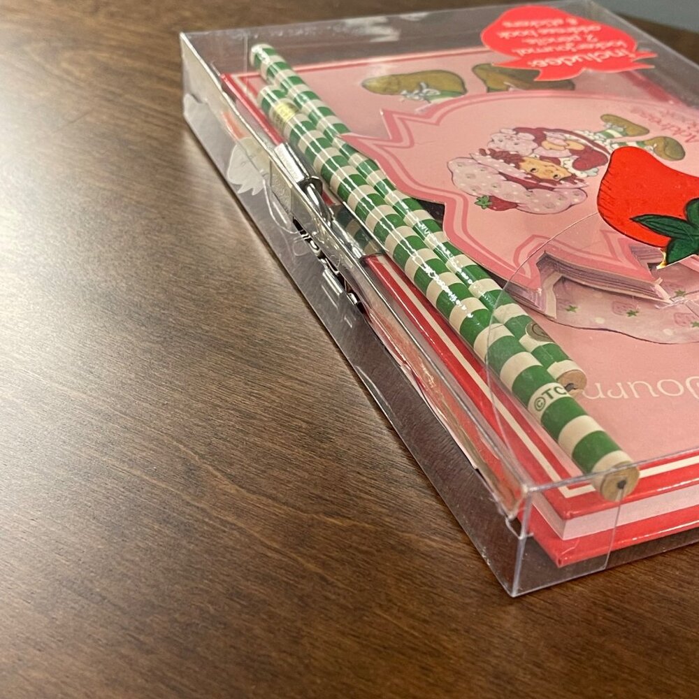 Vintage Strawberry Shortcake Diary, Journal,‎ Stationary Set NEW Flaw Movie Prop - Picture 10 of 10